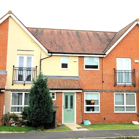 Ashington - 2 Bedroom House - Beautifully Decorated & Furnished - Large Garden Exterior photo